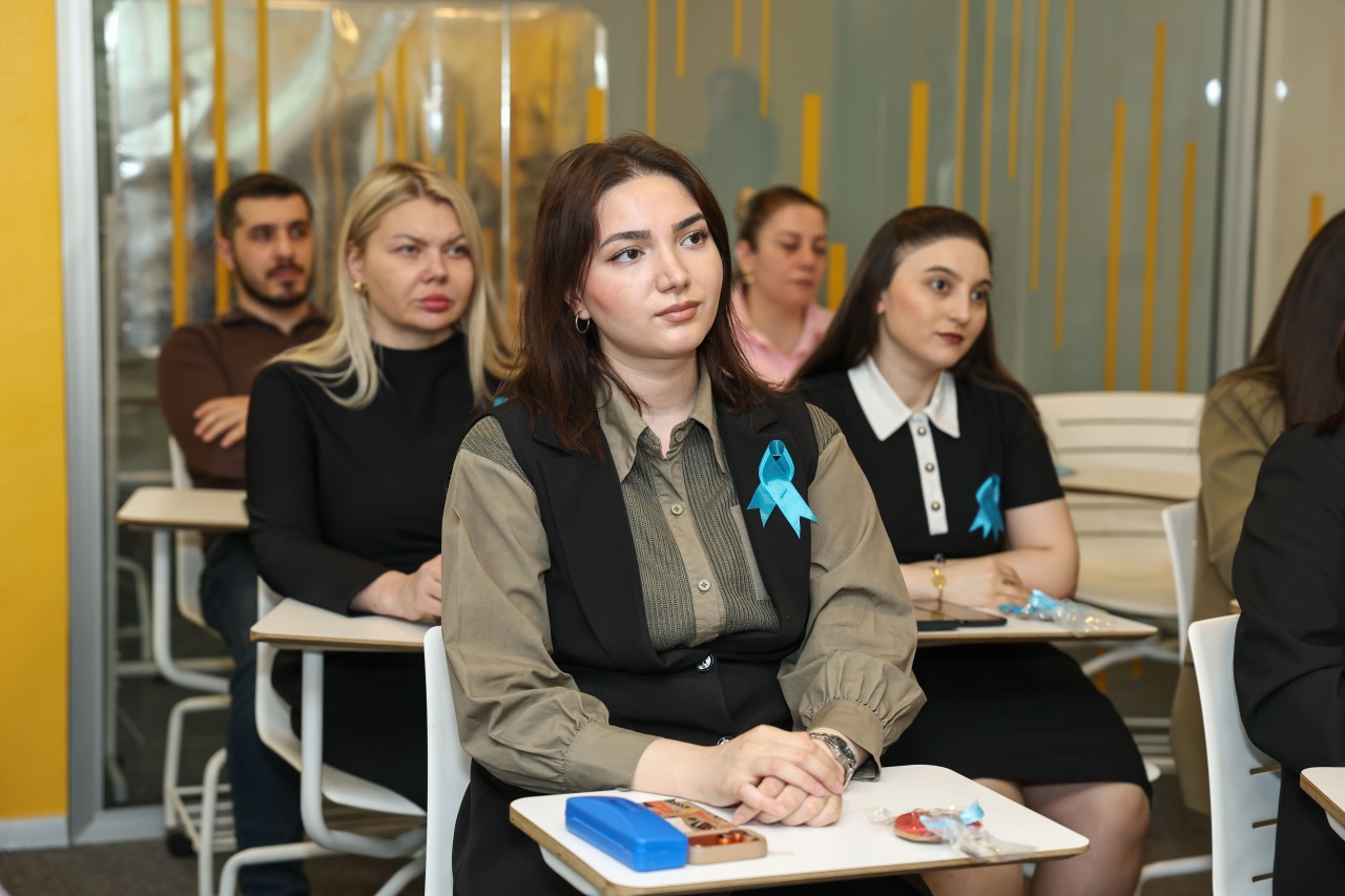 "Expressbank" əməkdaşları üçün maarifləndirici seminar keçirdi - FOTOLAR